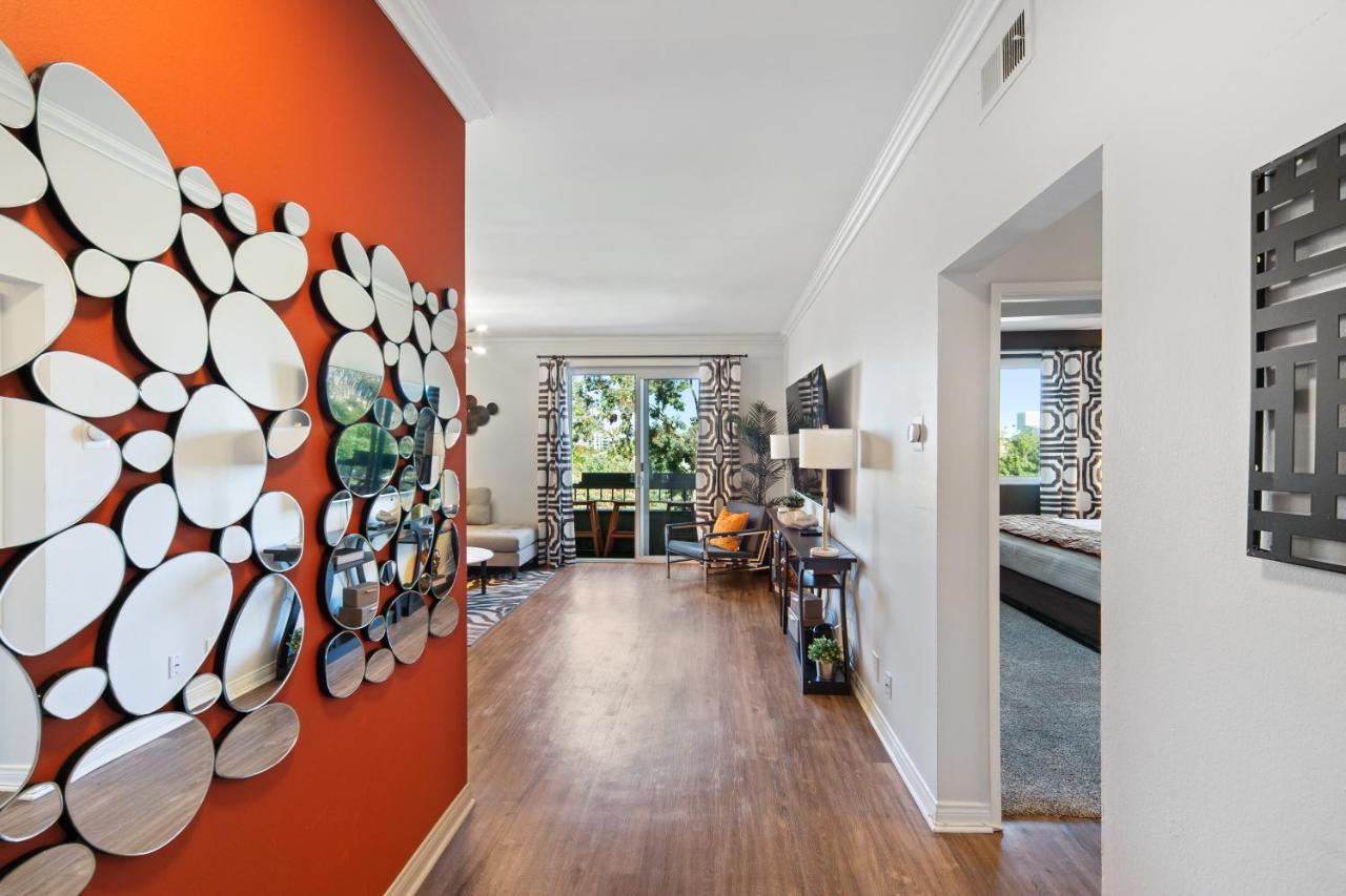 Beverly Hills 2 Bed 2 Bath Penthouse With Den And Parking 414 Лос-Анджелес Экстерьер фото