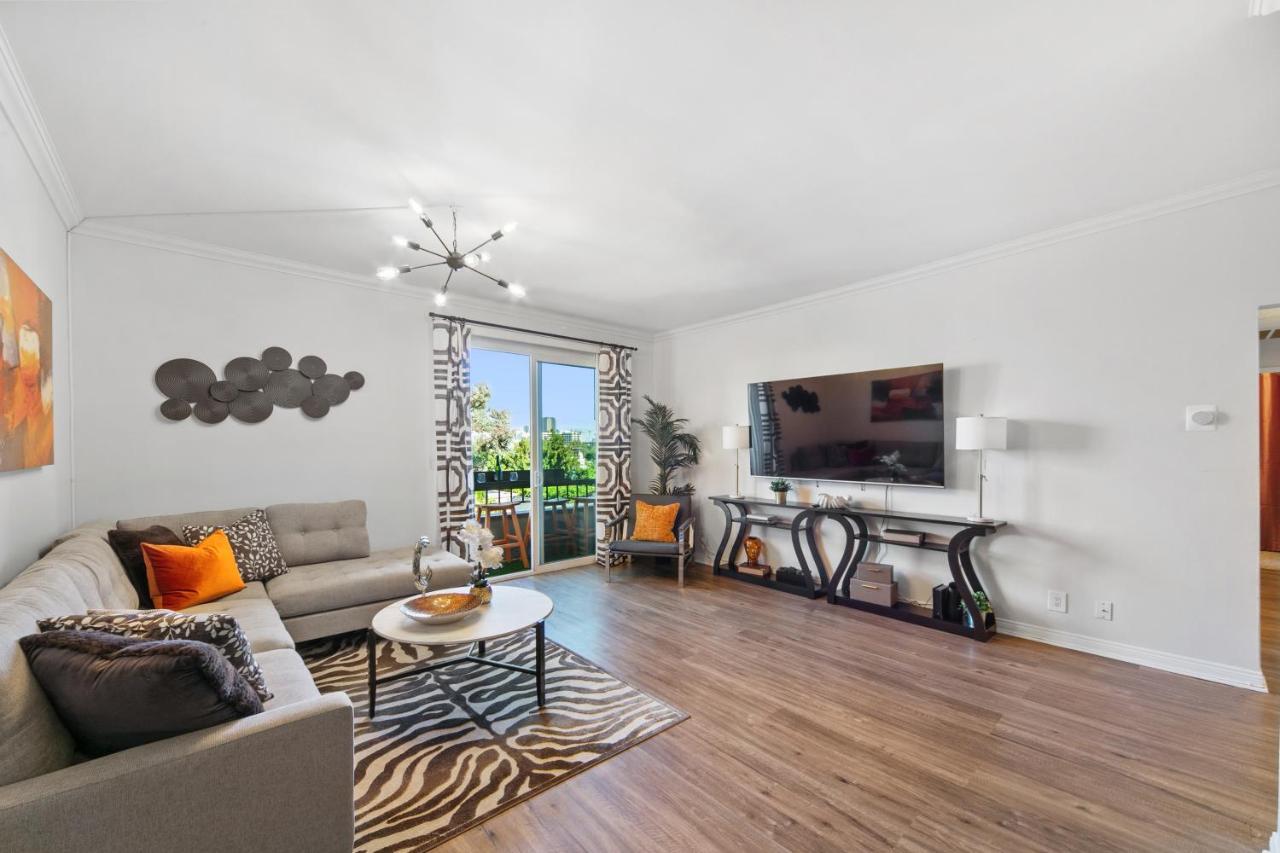 Beverly Hills 2 Bed 2 Bath Penthouse With Den And Parking 414 Лос-Анджелес Экстерьер фото