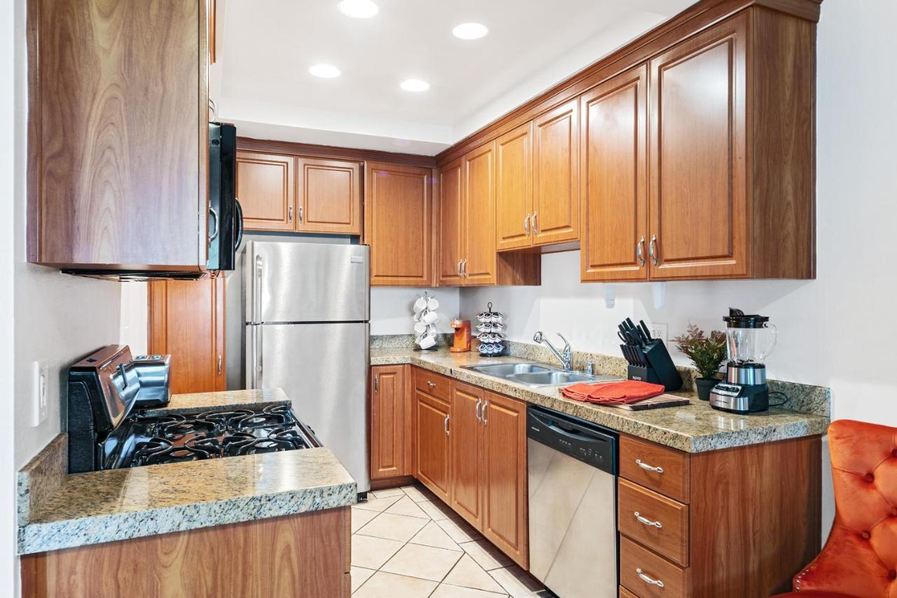 Beverly Hills 2 Bed 2 Bath Penthouse With Den And Parking 414 Лос-Анджелес Экстерьер фото